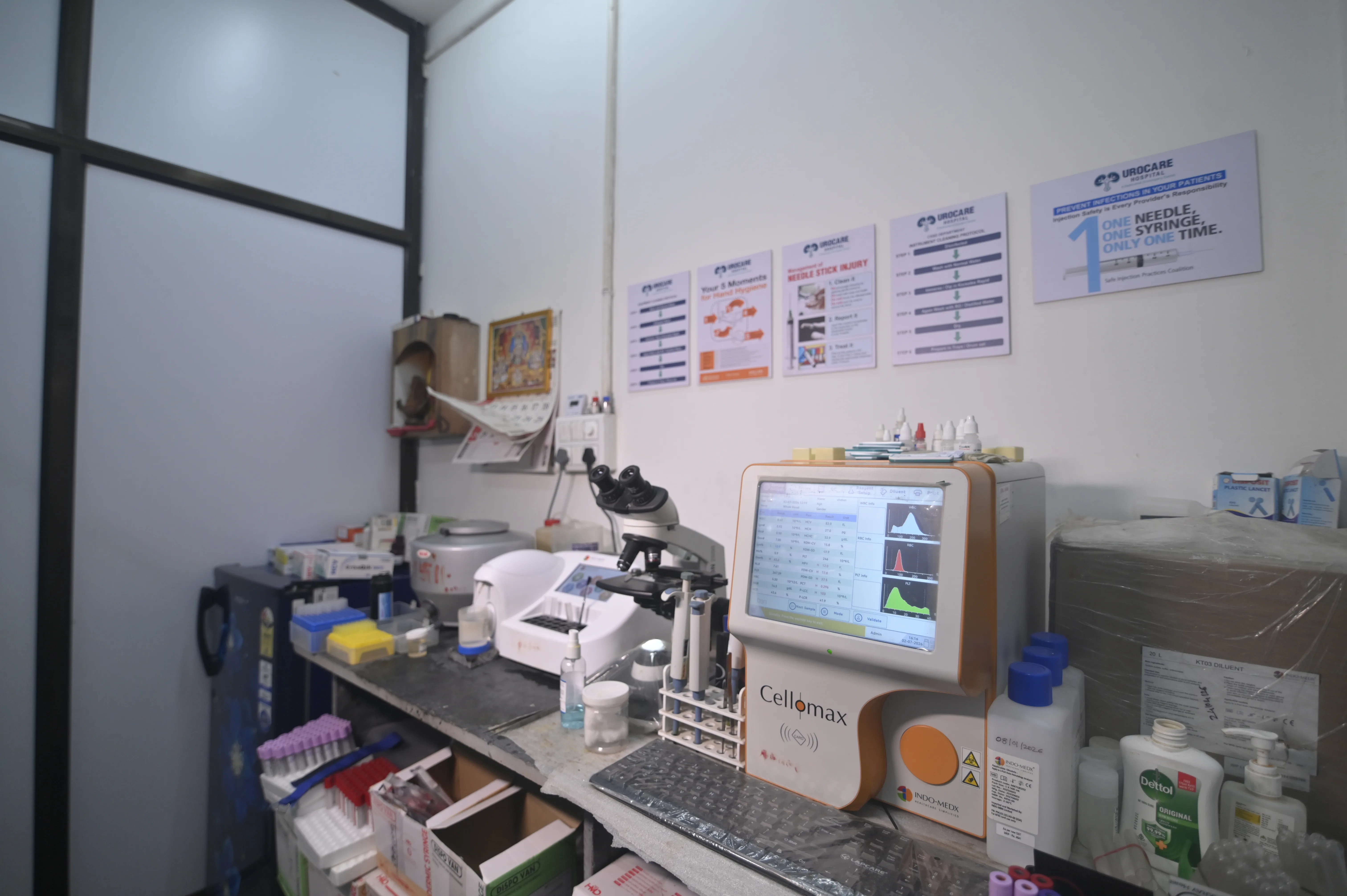 Diagnostic laboratory with equipment